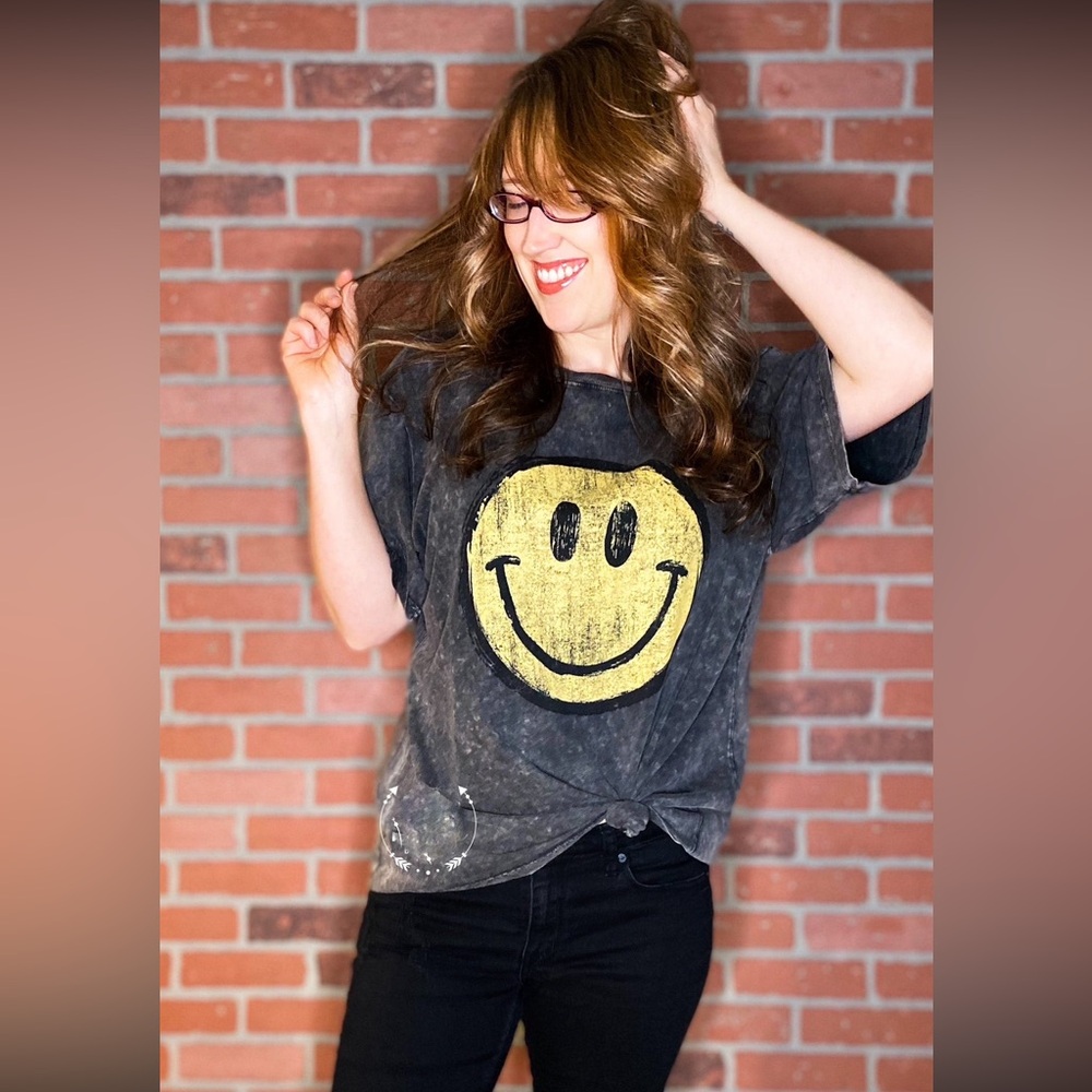 NWT. Zutter Grey Acid Wash Smiley/Happy Face Graphic T-Shirt